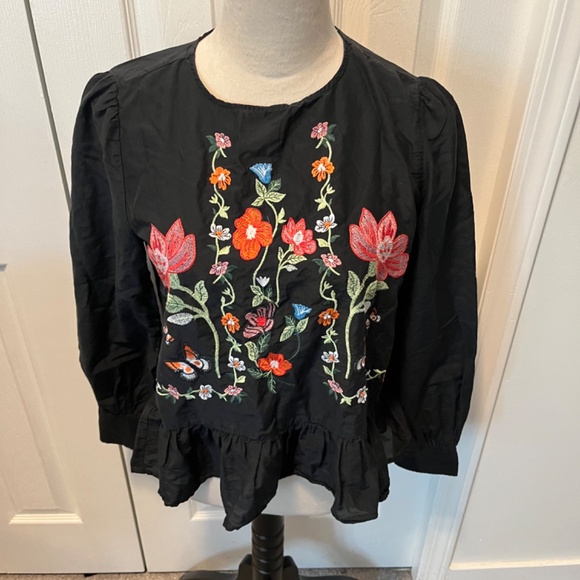 Zara Black Top with Floral Embroidery - Picture 11 of 12